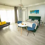 Studio 60 By The Beach Mamaia, Free Parking Casa Del Mar